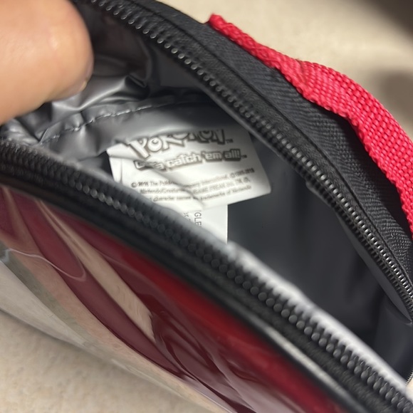 POKEMON poke ball 8.5" Lunch carrying case bag - Picture 4 of 4